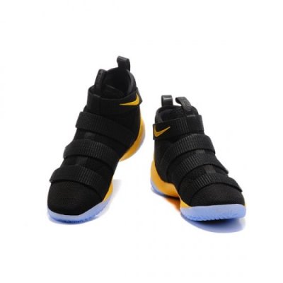 Nike Erkek Lebron Soldier 11 Siyah / Sarı Basketbol Ayakkabısı Türkiye - 6VSUQ104